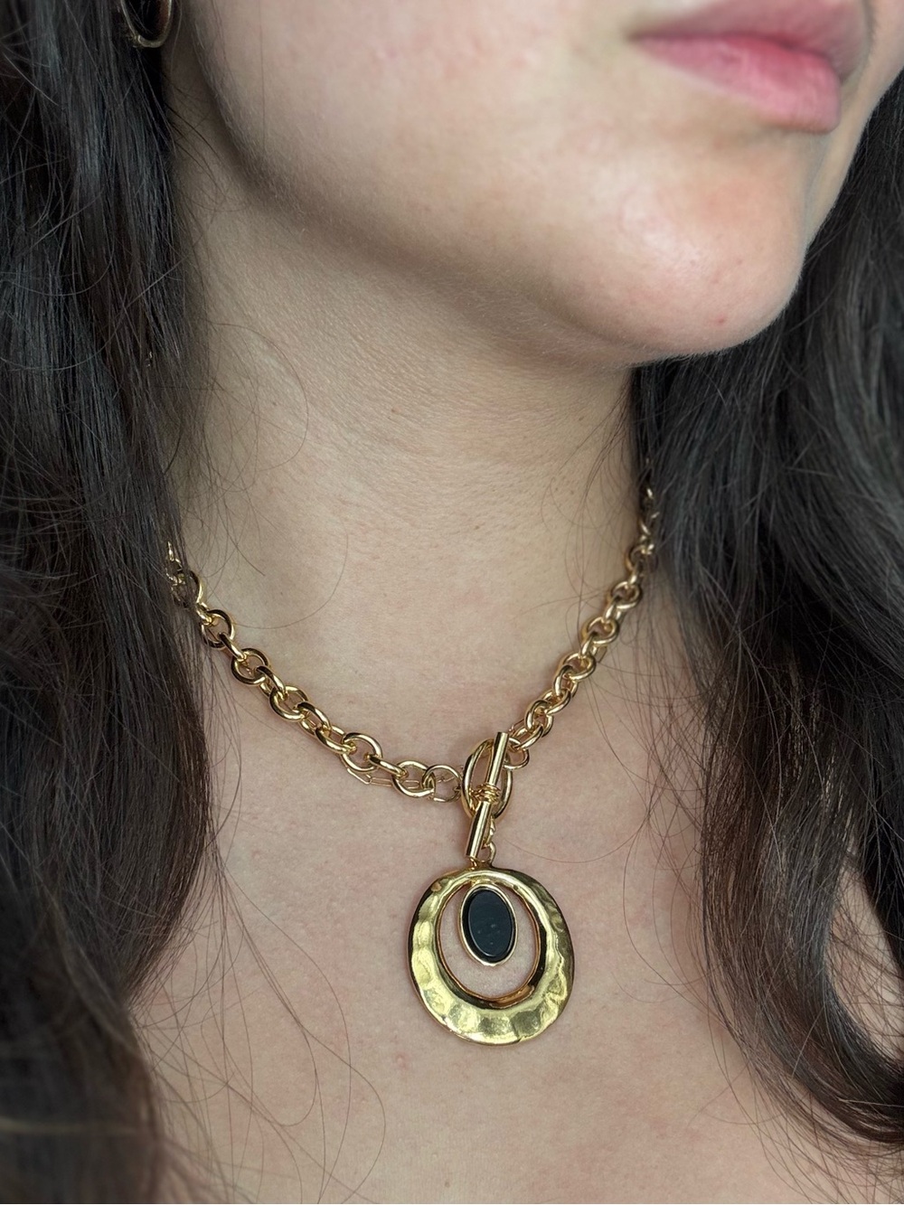 Vintage Avon Gold Choker Necklace with Onyx Pendant